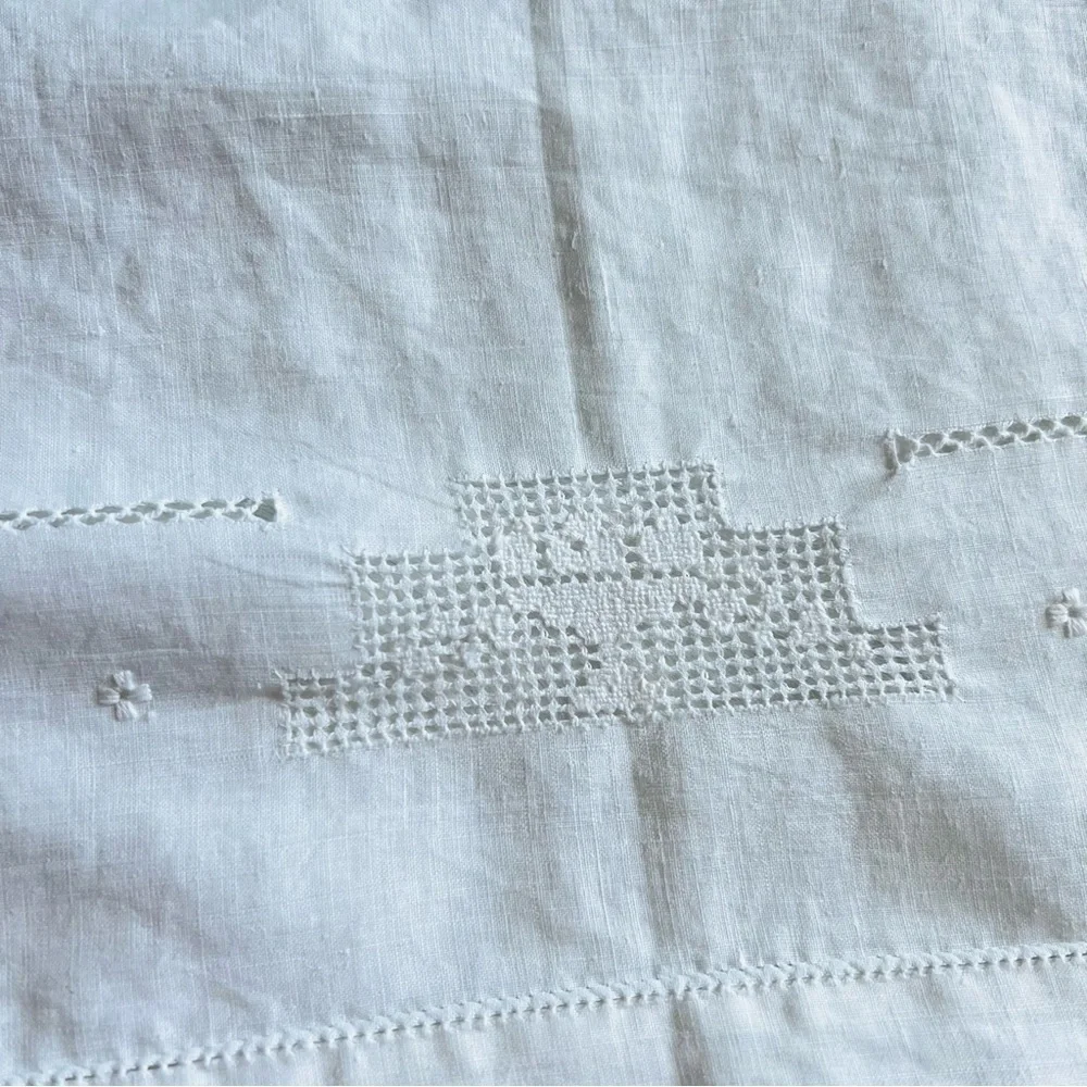 35”x35” Vintage Linen Tablecloth, Centerpiece, Table Topper.